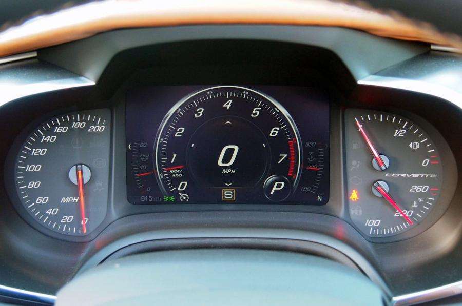  Chevrolet Corvette Stingray Convertible 2014 года  (фото 11 из 28)